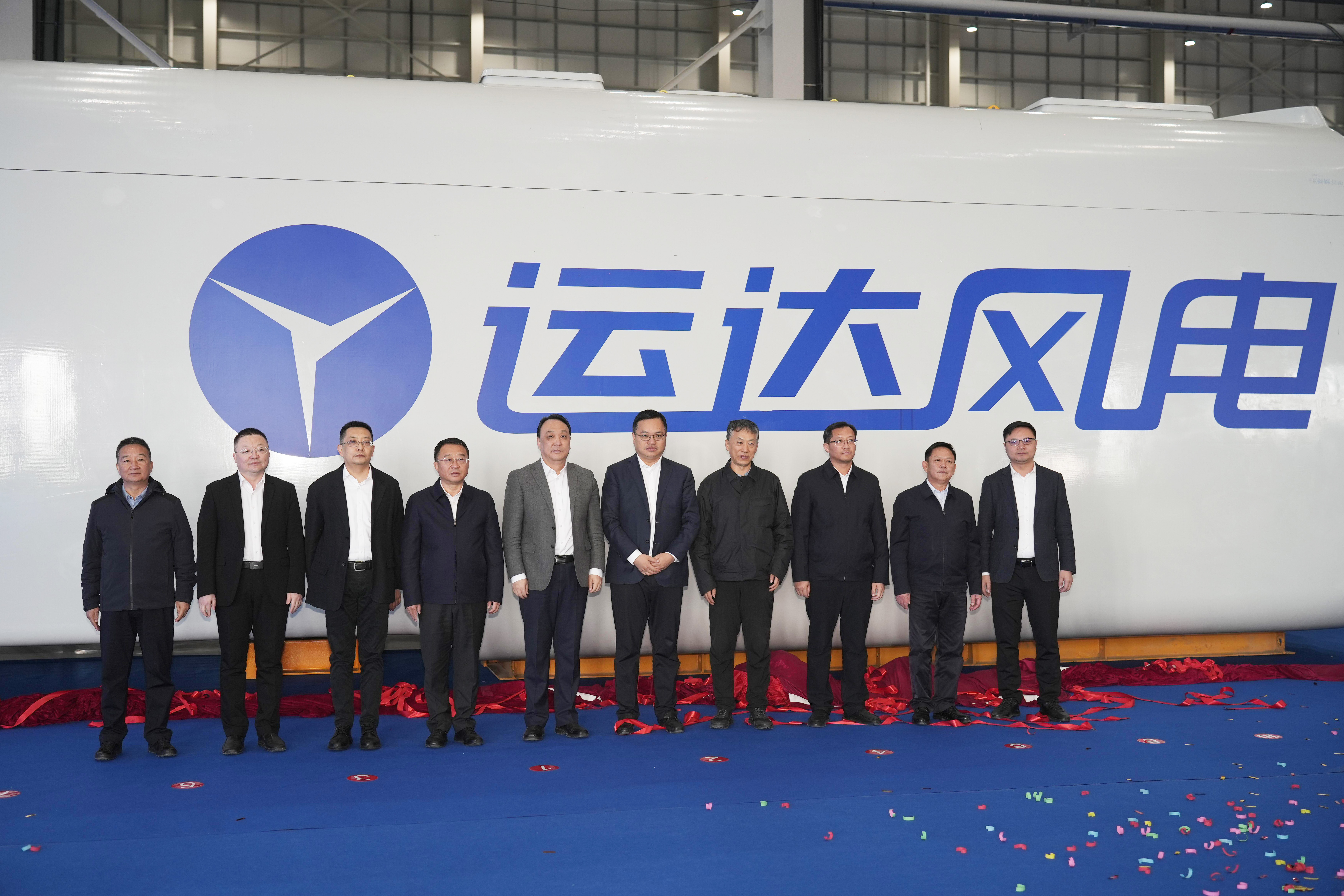 抖圈股份（阿拉善盟）新能源装备制造基地首台机组下线投产 &ldquo;沙戈荒&rdquo;逐绿再焕新动能！